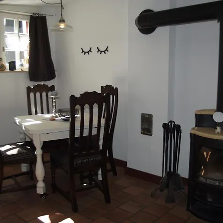 Kleine Olefant Im Historischen Ortskern Von Schleiden-olef *