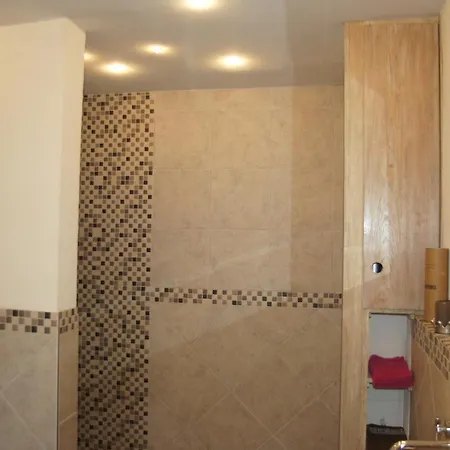 Kleine Olefant Im Historischen Ortskern Von Schleiden-olef 슈라이덴