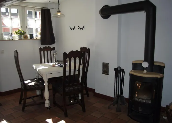 Kleine Olefant Im Historischen Ortskern Von Schleiden-olef *