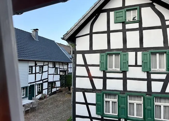 Kleine Olefant Im Historischen Ortskern Von Schleiden-olef * Schleiden