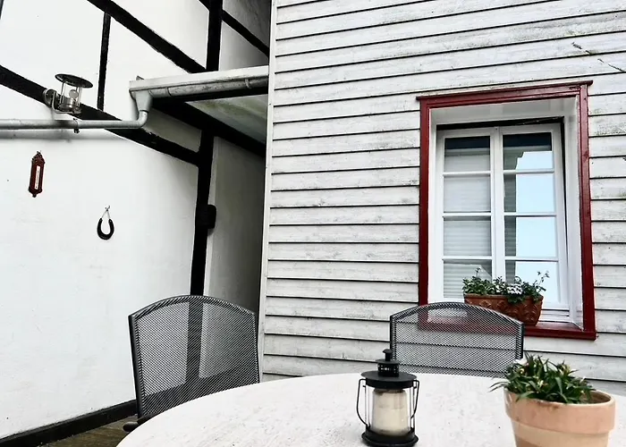 Kleine Olefant Im Historischen Ortskern Von Schleiden-olef Сasa de vacaciones *